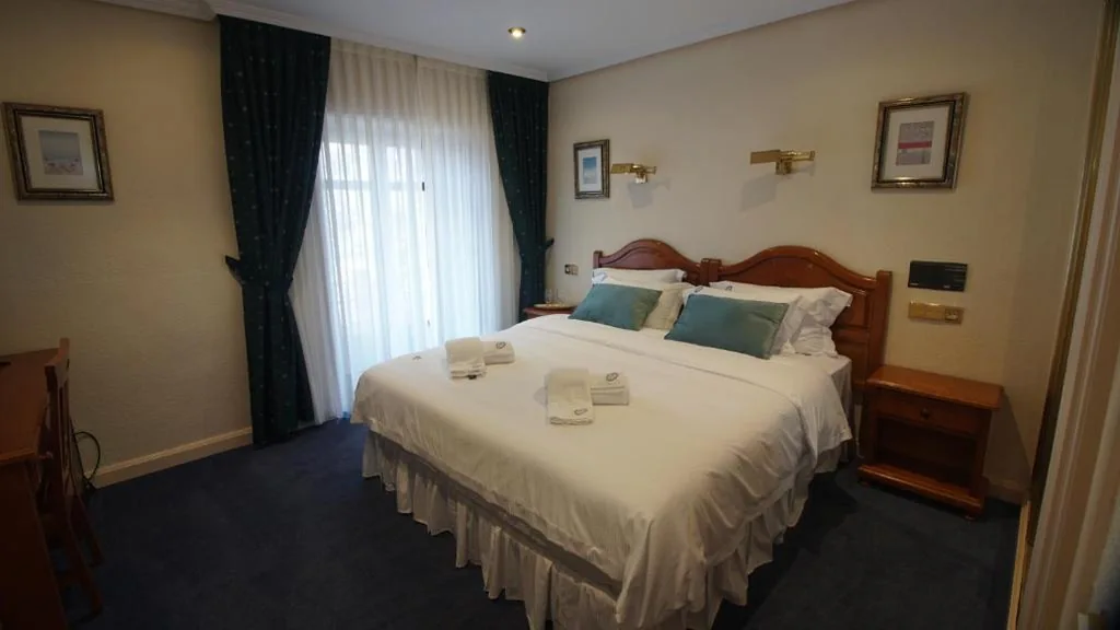 HOTEL RIAZA