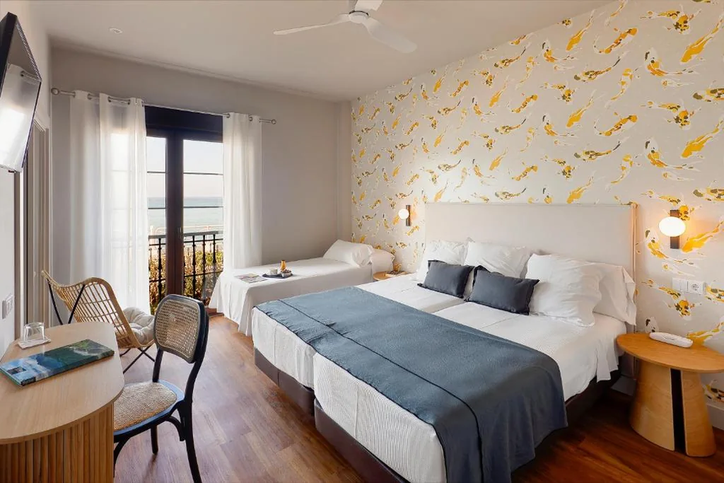 Dreibettzimmer mit Meerblick — Hotel Ribadesella Playa