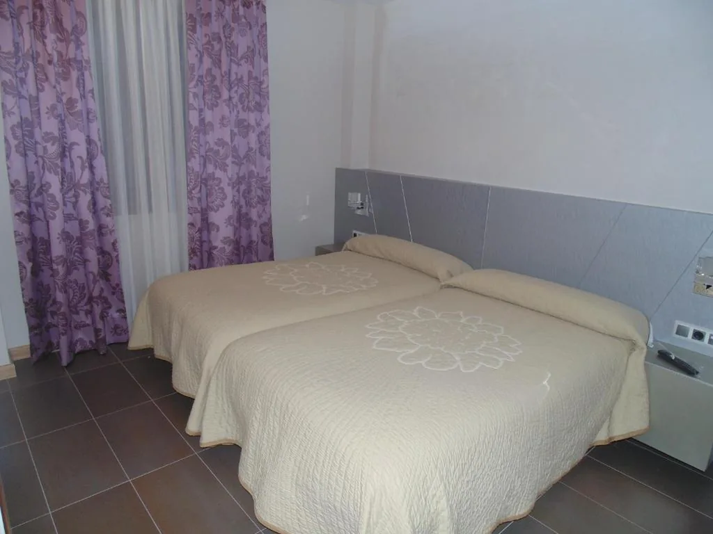 Doppelzimmer mit 2 Einzelbetten — Hotel Ribera de Langa