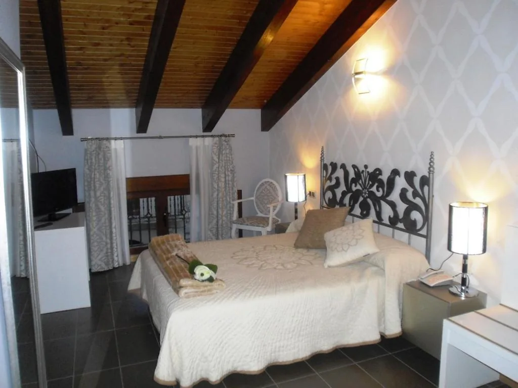 Deluxe-Doppelzimmer mit Badewanne — Hotel Ribera de Langa
