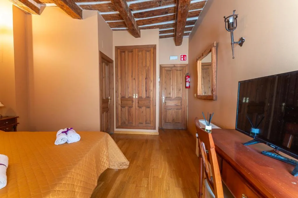 Chambre Double avec balcon — Hotel Rincón Castellano