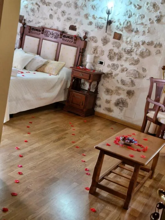 Suite Deluxe avec baignoire balnéo — Hotel Rincón Castellano