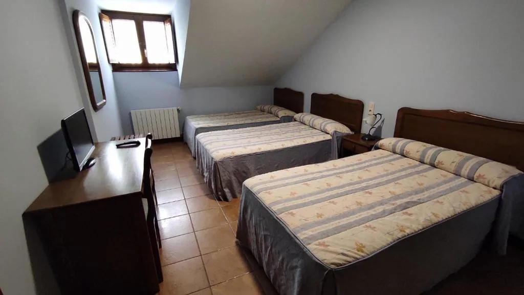 Habitación Triple — Hotel Rincón de Antón