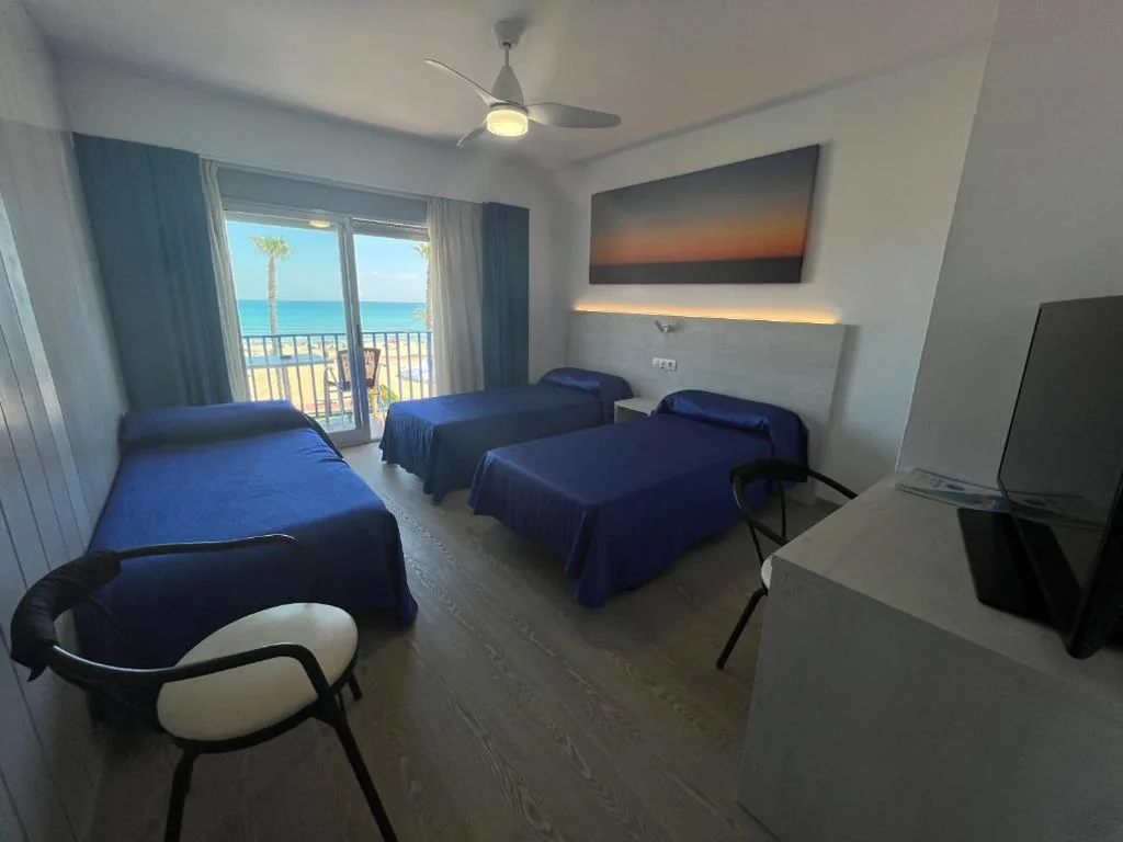 Dreibettzimmer mit Meerblick — Hotel Rio Mar