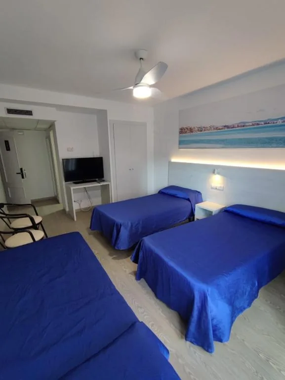 Standard-Dreibettzimmer — Hotel Rio Mar