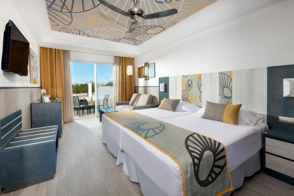 Dreibettzimmer mit Balkon — Hotel Riu Chiclana - All Inclusive