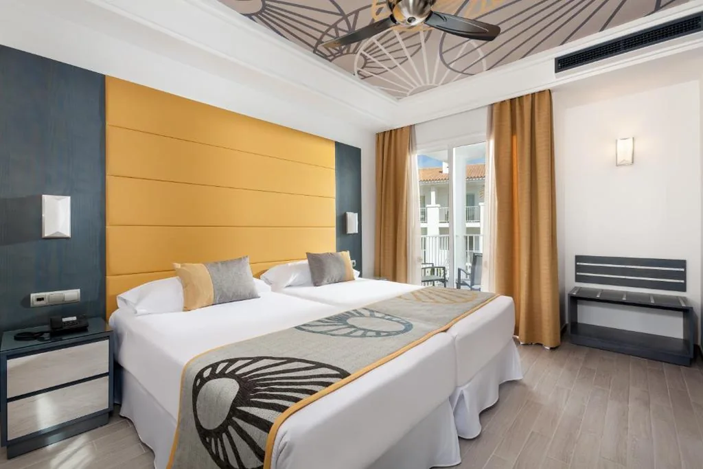 Junior Suite — Hotel Riu Chiclana - All Inclusive