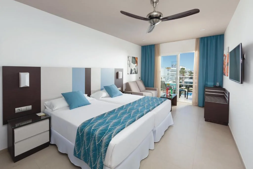 Deluxe-Doppelzimmer mit seitlichem Meerblick — Hotel Riu Costa del Sol - All Inclusive