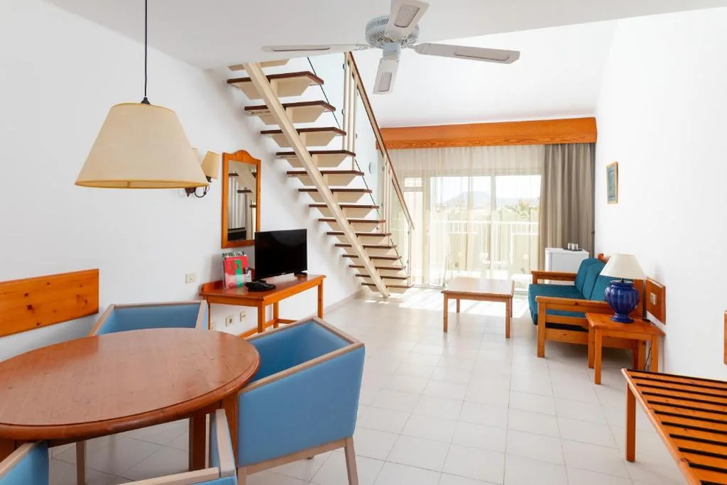 高级家庭间 — Hotel Riu Oliva Beach Resort - All Inclusive