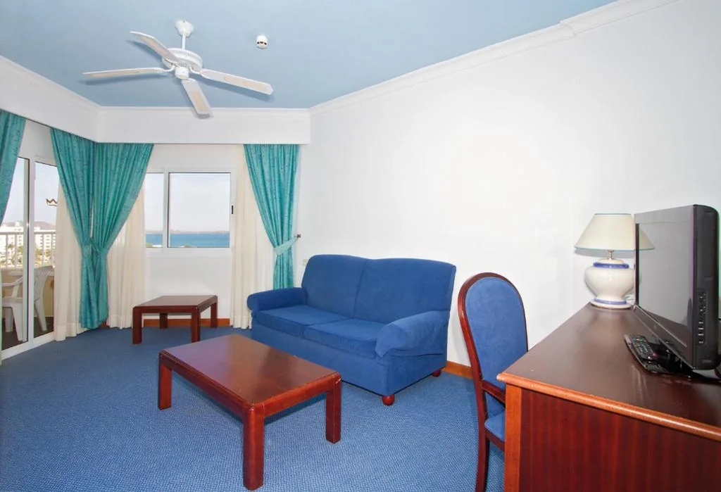 套房 — Hotel Riu Oliva Beach Resort - All Inclusive