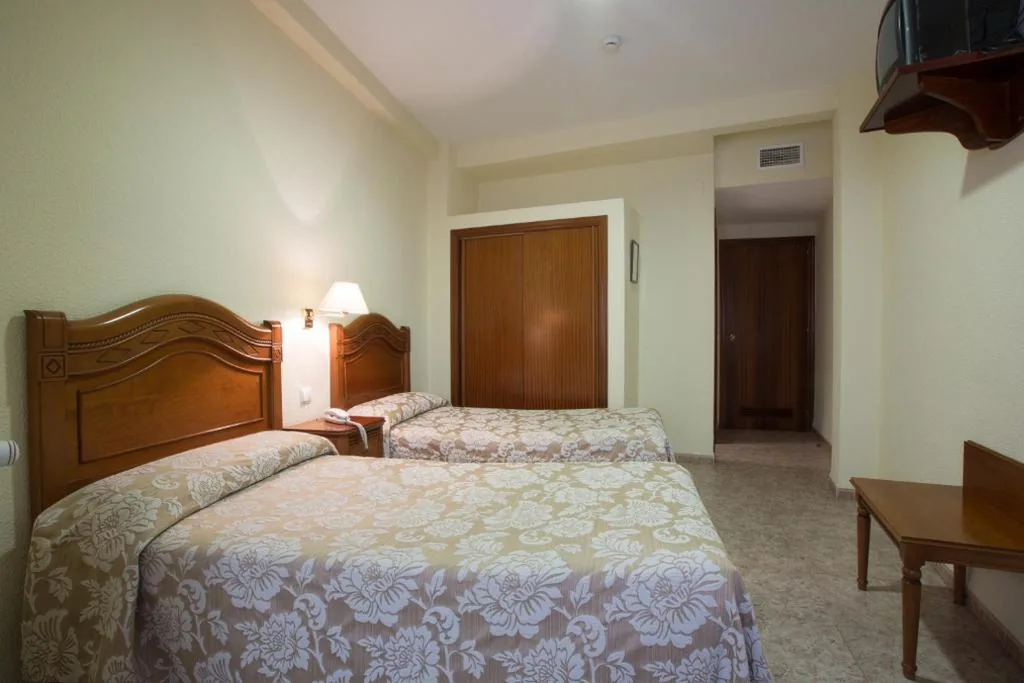 Camera Doppia con Letti Singoli — Hotel Riviera