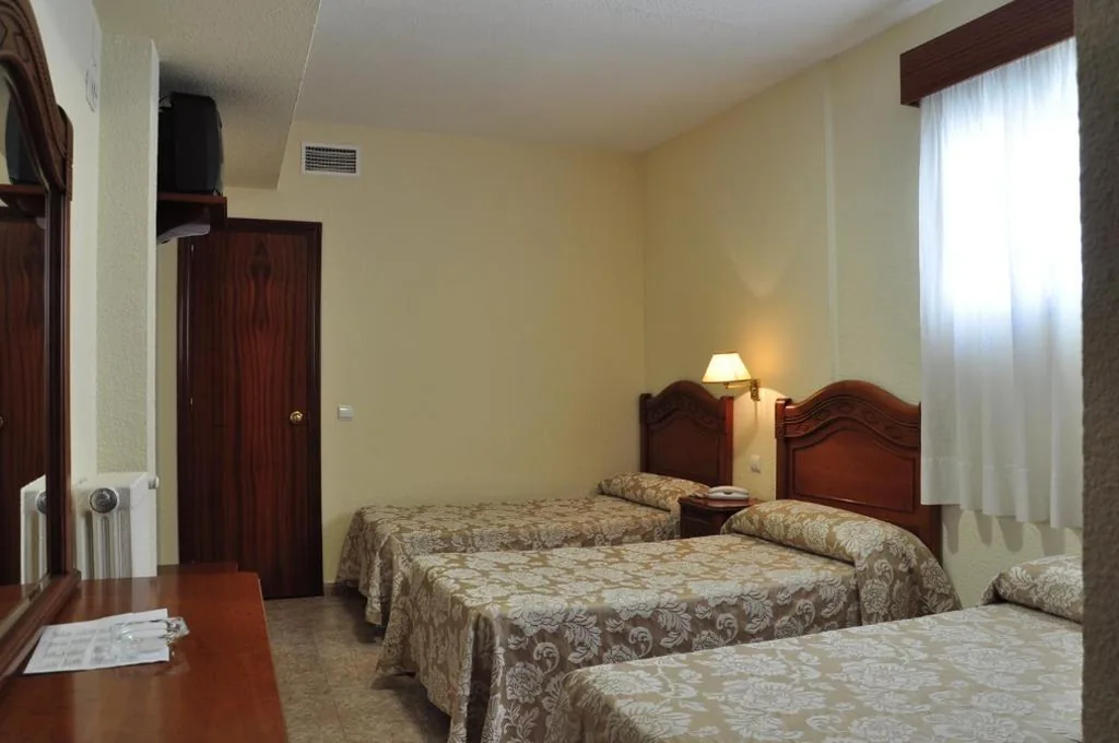 Camera Doppia con Letto Supplementare — Hotel Riviera