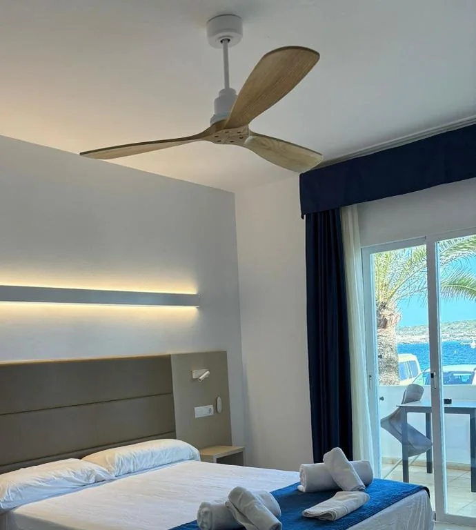 Quarto Duplo adaptado para pessoas com mobilidade reduzida — Hotel Roca Bella