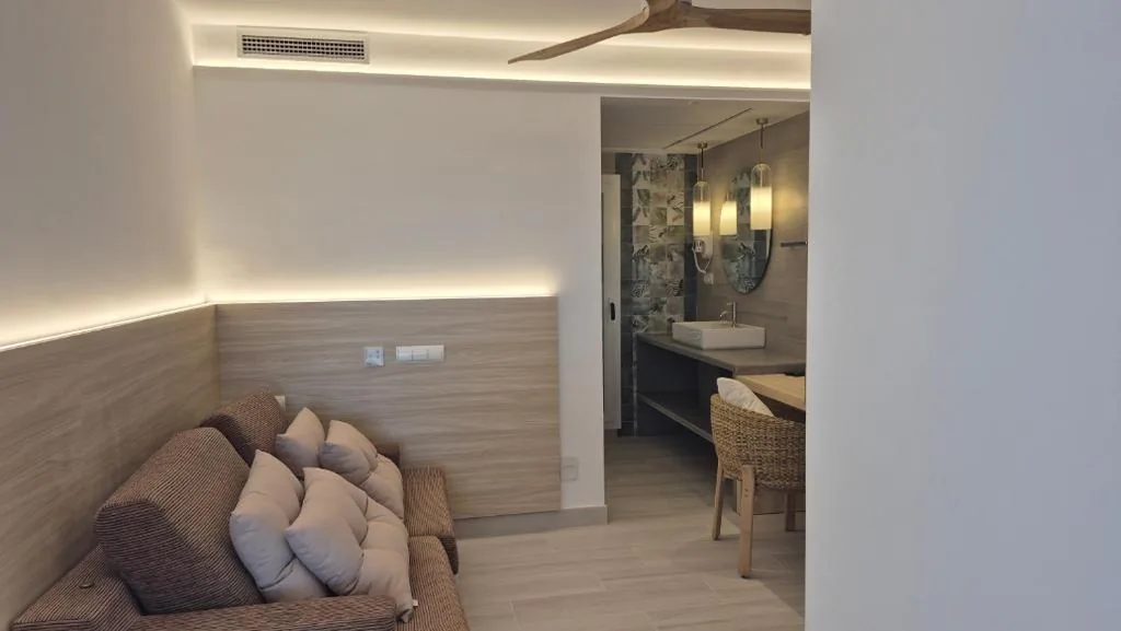 Suite — Hotel Roca Bella