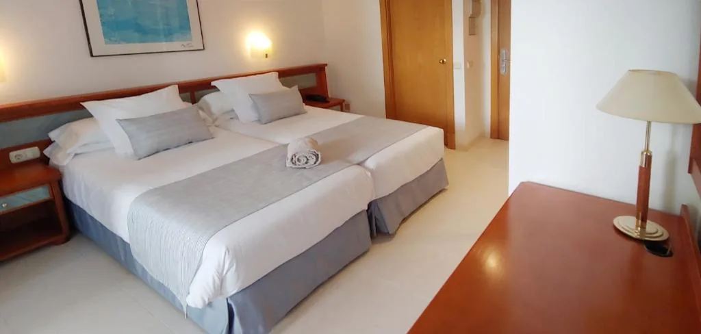 Habitación Individual — Hotel Rocamarina - Adults Only