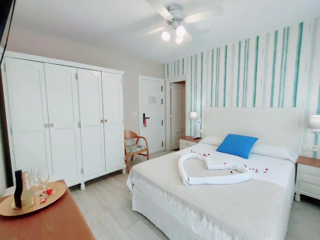 Deluxe Double Room with Sea View - 1 or 2 Beds — Hotel Rodeiramar