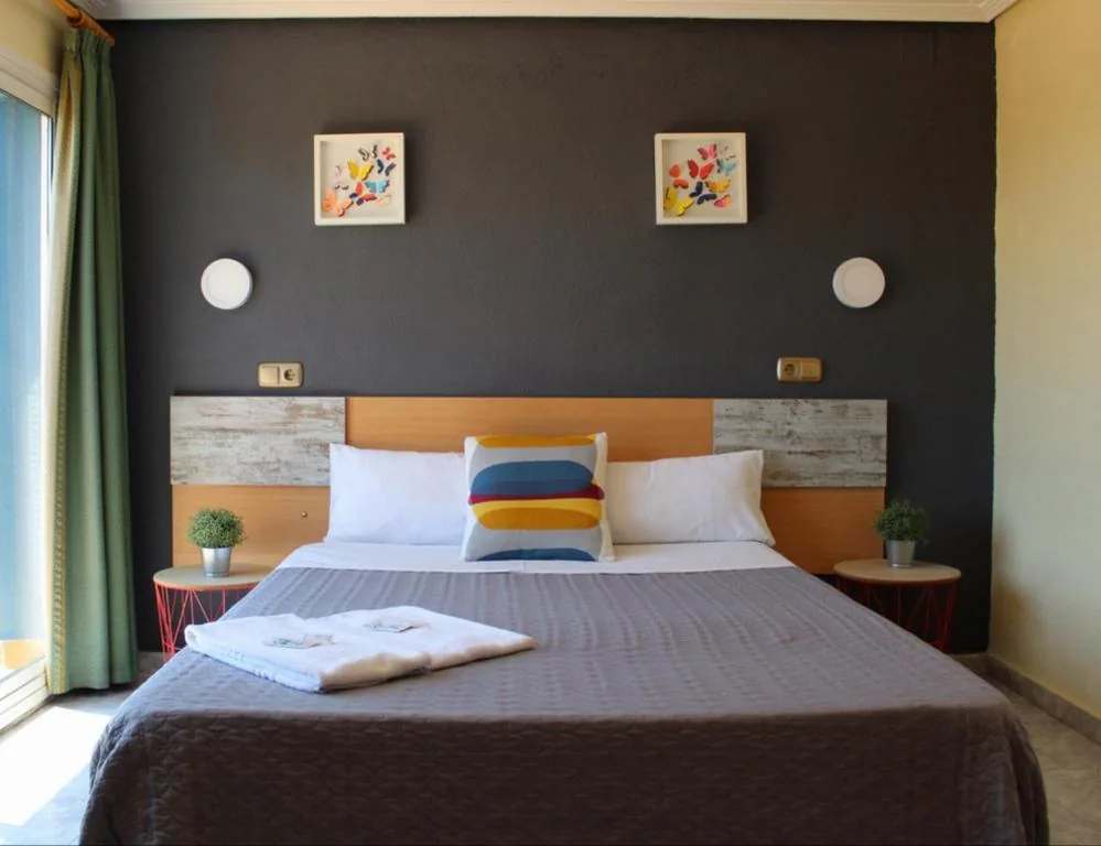 Camera Doppia con terrazza privata — Hotel Rodsan Suizo
