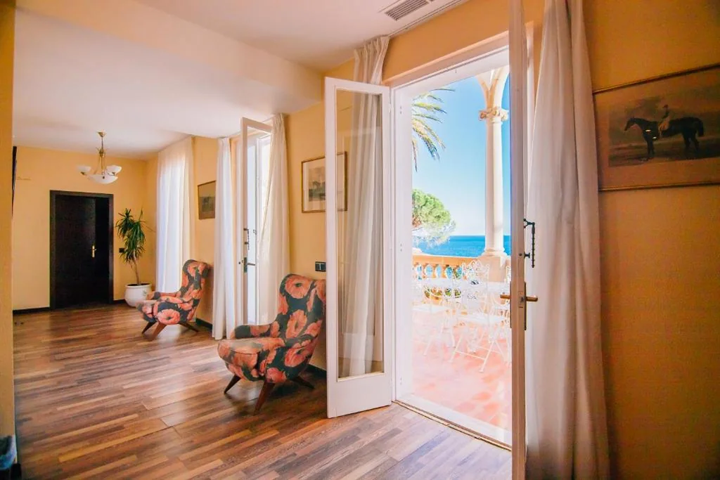Suite de lujo — Hotel Roger de Flor by Seleqtta