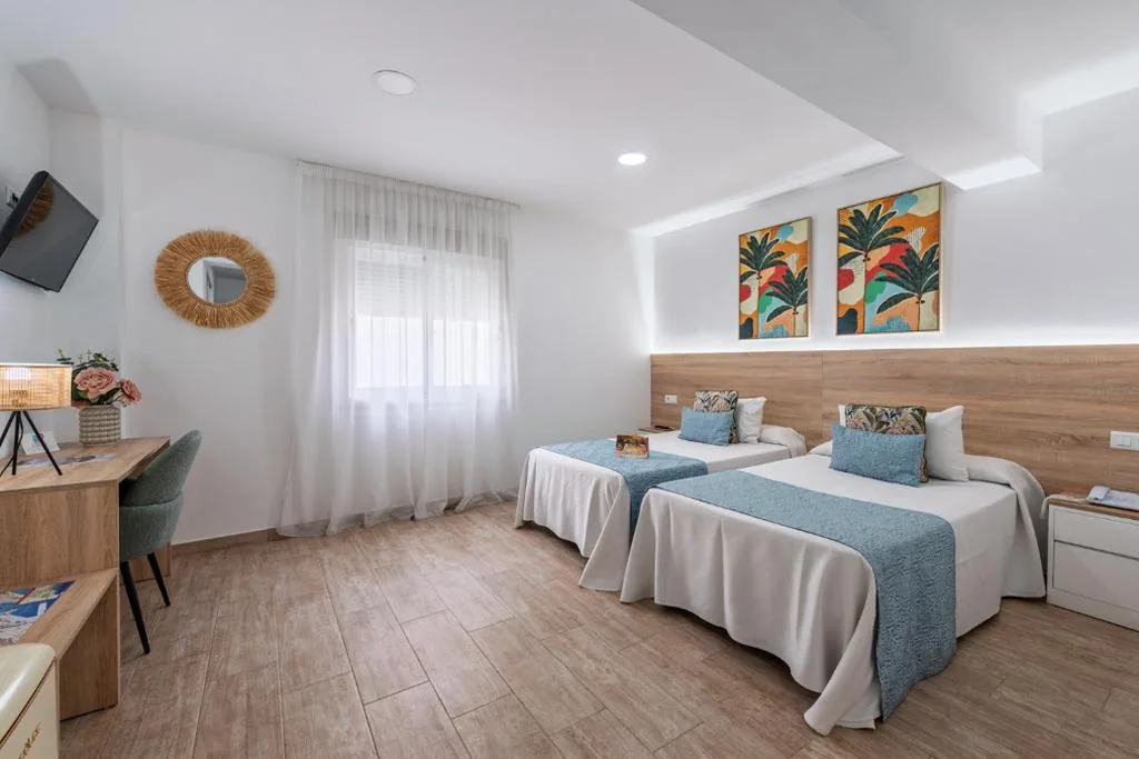 Habitación Doble adaptada para personas con discapacidad - 2 camas — Hotel Romerito
