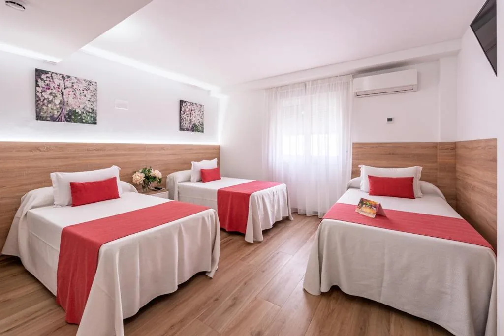 Habitación Triple — Hotel Romerito