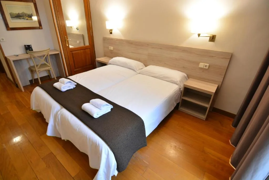 Superior tweepersoonskamer met 2 bedden — Hotel Rooms Ducay