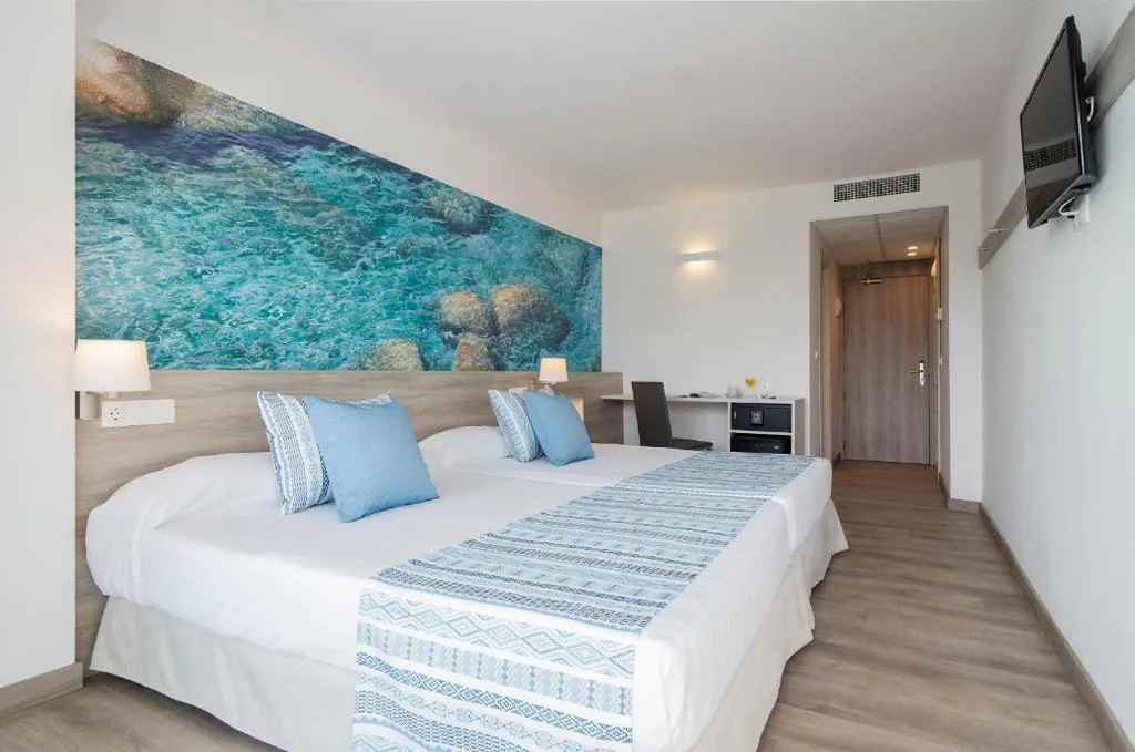 Camera familiare (3 adulti + 1 bambino) — Hotel Roquetas El Palmeral by Pierre & Vacances