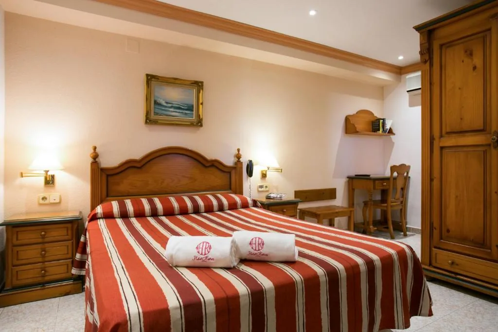 Budget Double Room — Hotel Rosa