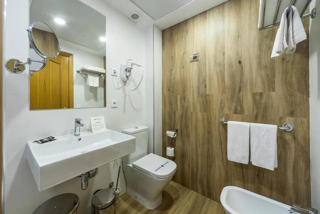Camera Tripla (2 adulti + 1 bambino) — Hotel Rosaleda del Mijares