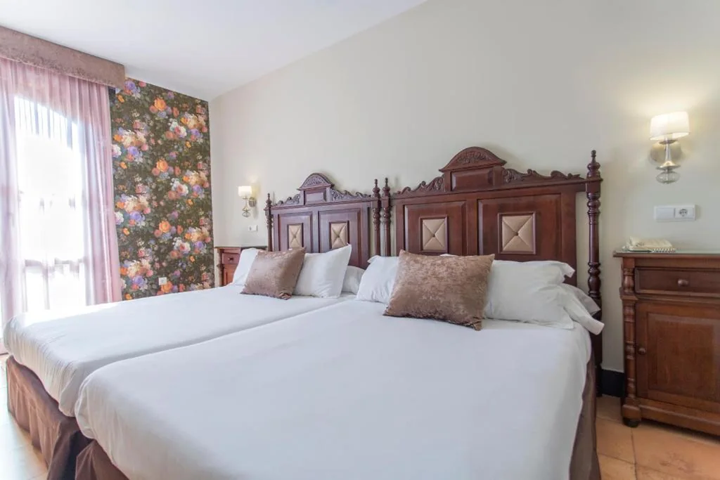 Tweepersoonskamer (2 volwassenen + 2 kinderen) — Hotel Rosaleda Don Pedro