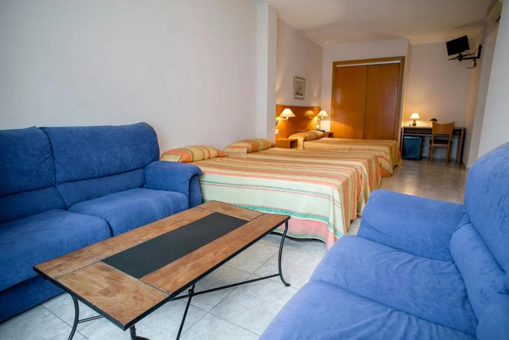 Family Room — Hotel Rostits