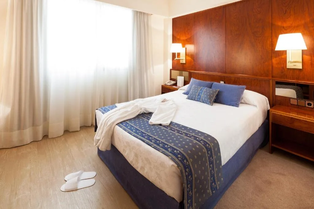 Chambre individuelle — Hotel Royal Plaza
