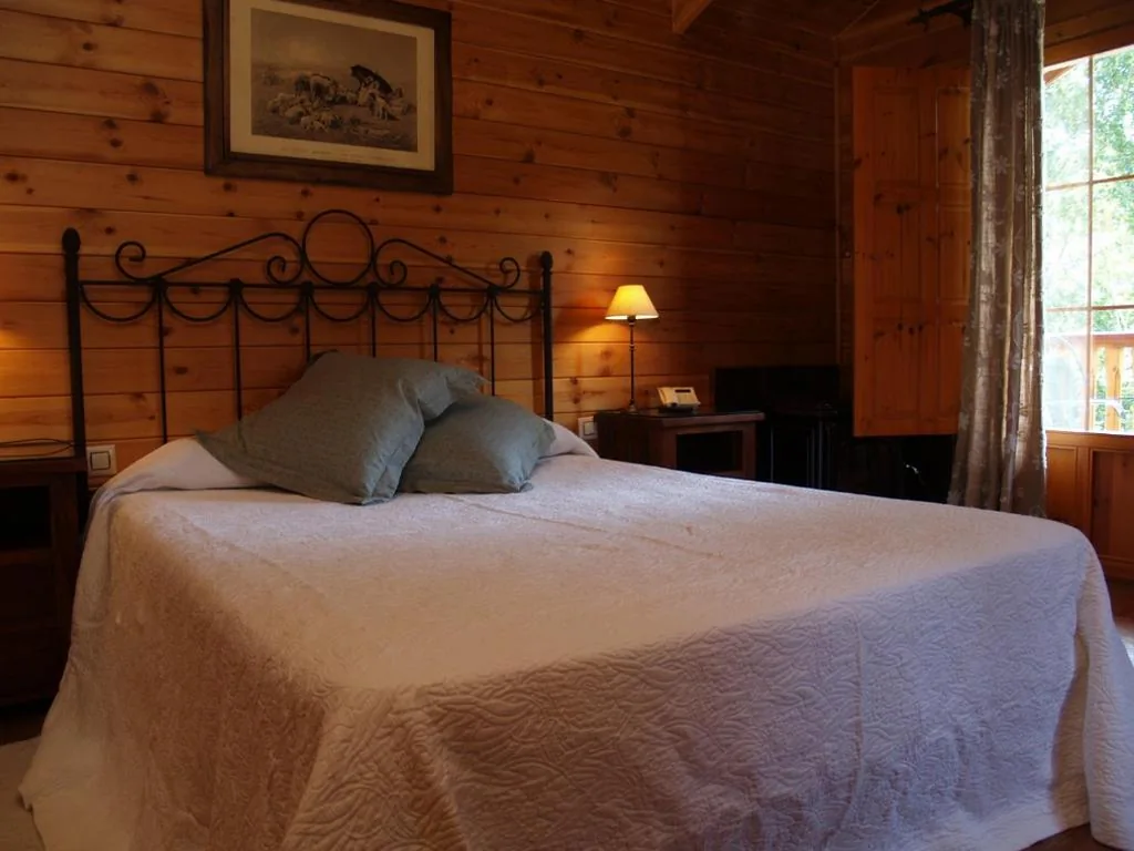 Camera Doppia con vasca idromassaggio — Hotel Rural Albamanjon
