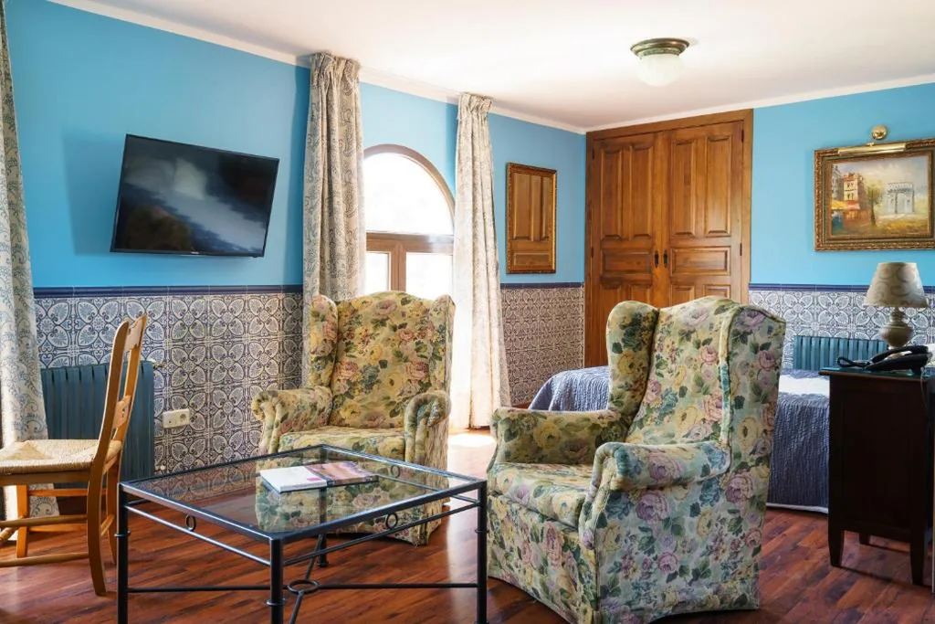 Camera Doppia Deluxe con balcone — Hotel Rural Albamanjon