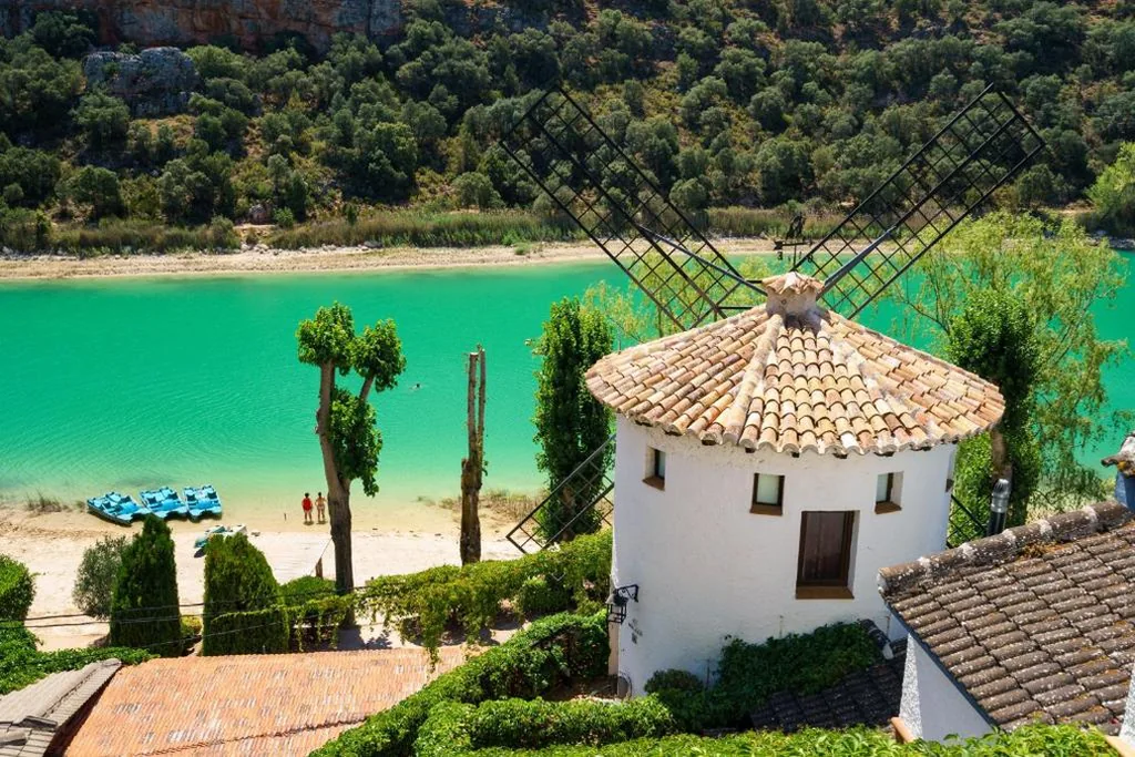 Suite con balcone — Hotel Rural Albamanjon