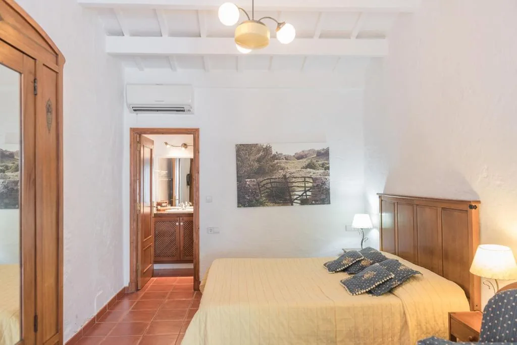 Camera matrimoniale Superior con vista sul giardino — Hotel Rural Biniarroca - Adults Only