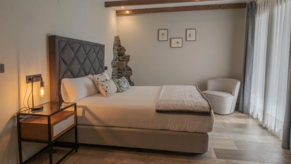 Superior Zimmer – 1 großes Doppelbett — Hotel Rural Cantexos