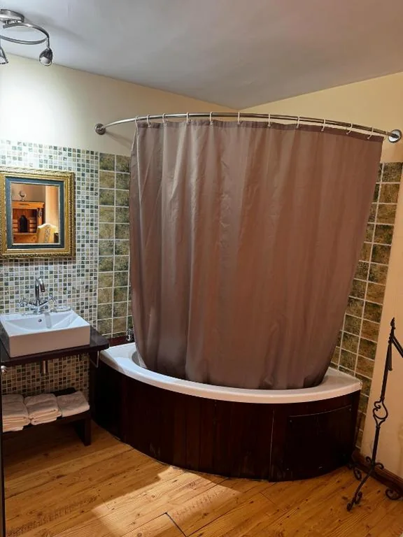 Quarto Deluxe - 1 cama de casal grande — Hotel Rural Cayetana