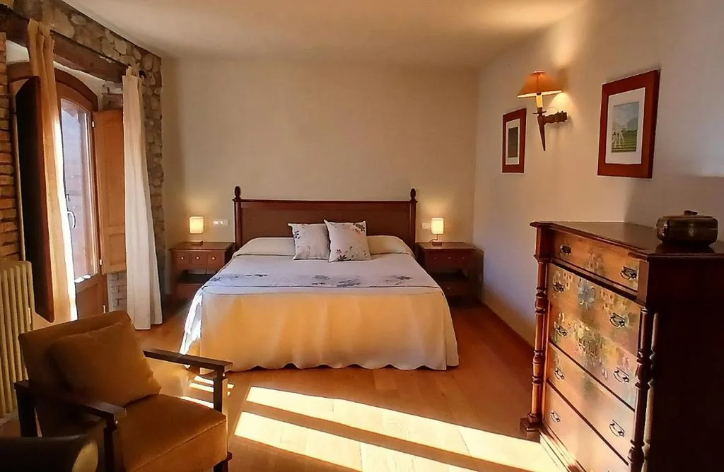 Deluxe suite met extra groot bed — Hotel Rural CHOUSA VERDE
