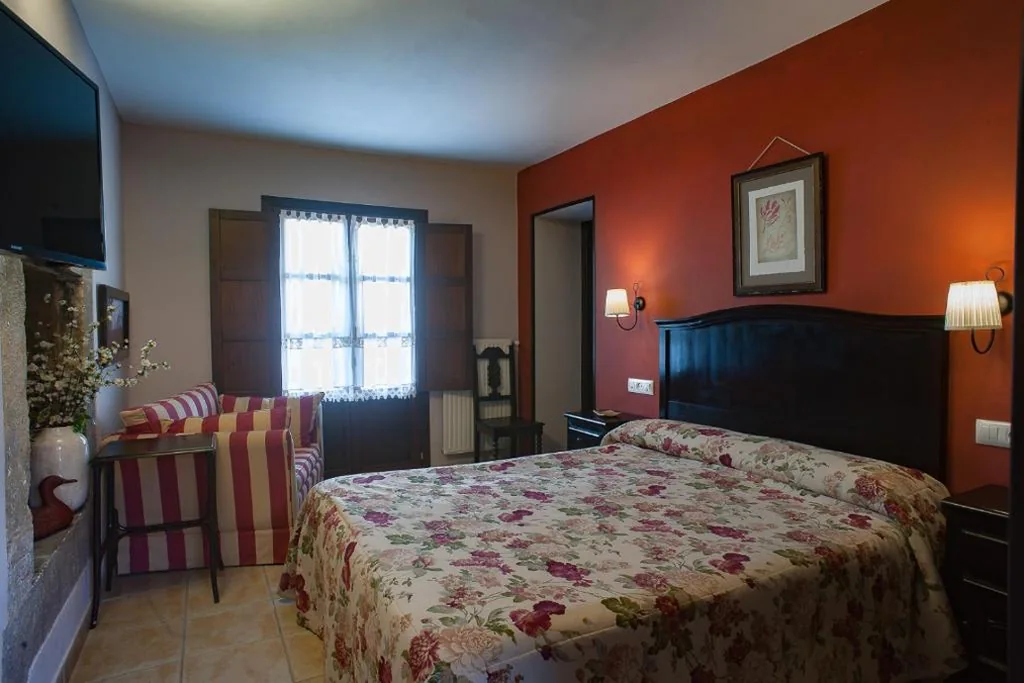スタンダードダブルルーム — Hotel Rural "Corru San Pumés"