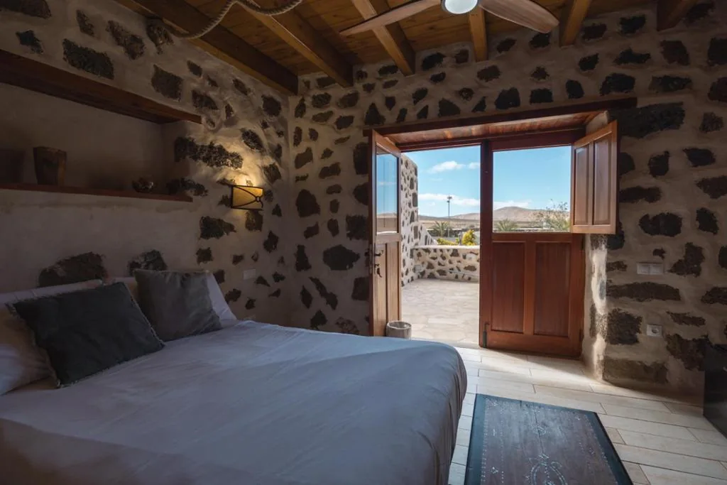 Camera matrimoniale con terrazza — Hotel Rural El Cabo