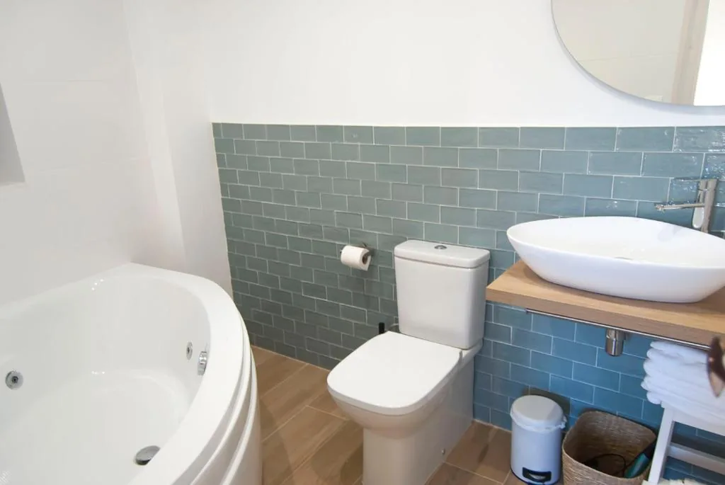 Habitación Doble con bañera de hidromasaje — Hotel Rural El Cedro