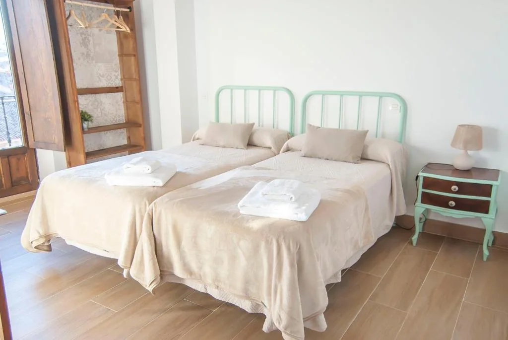Habitación Doble con vistas al jardín - 2 camas — Hotel Rural El Cedro