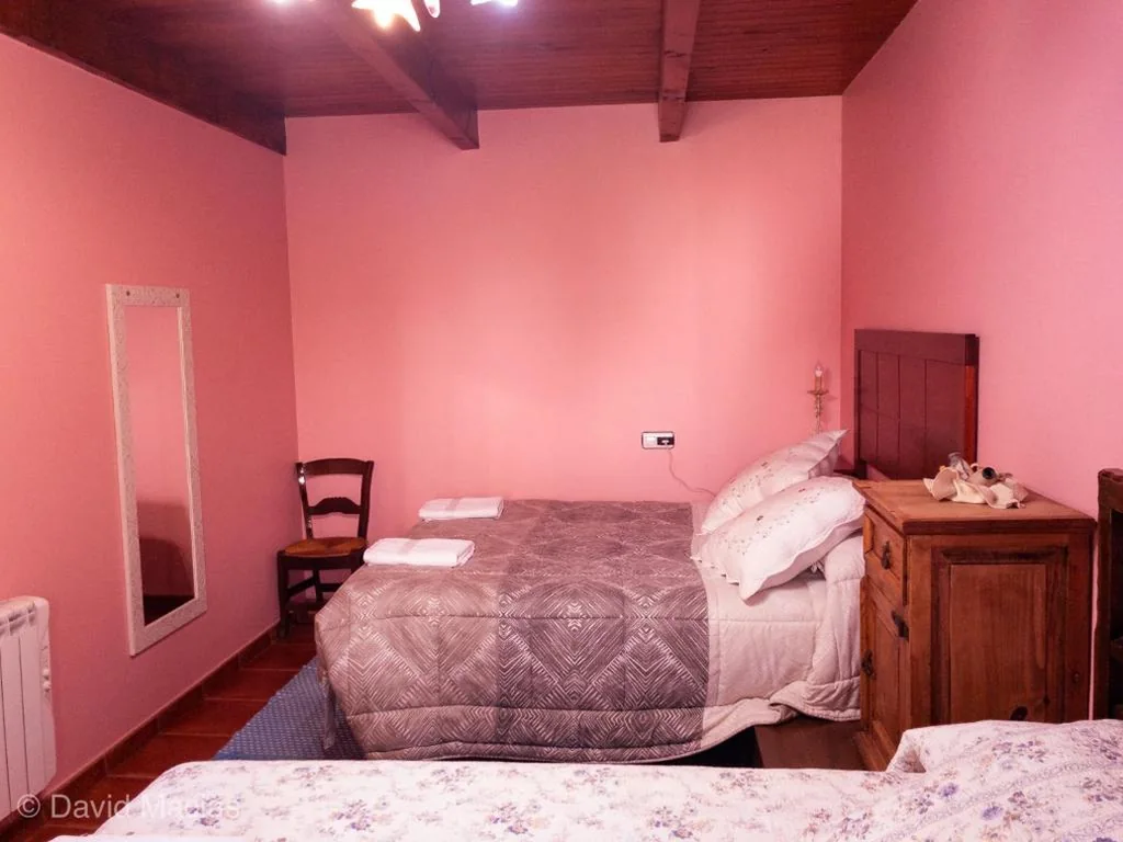 Camera tripla con bagno privato — Hotel Rural El Lagar De Las Médulas