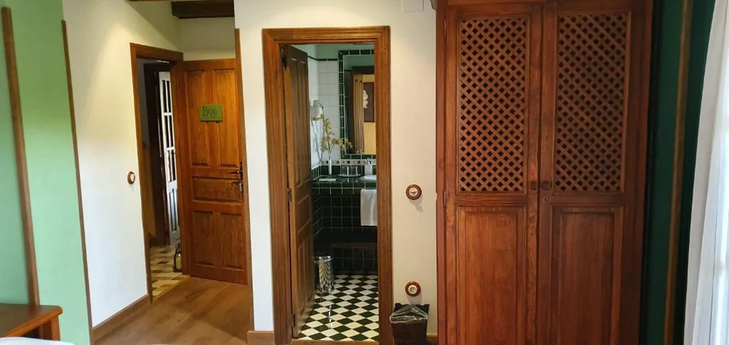 Doppelzimmer mit Aussicht und 2 Einzelbetten — Hotel Rural El Mirador de los Pirineos