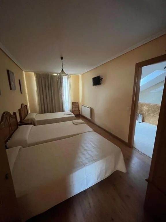 Camera tripla — Hotel Rural El Puente