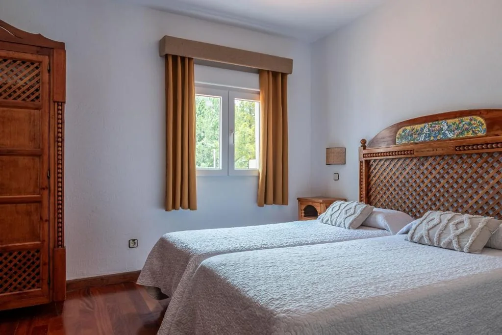 Twin Room — Hotel Rural El Refugio - Solo Adultos