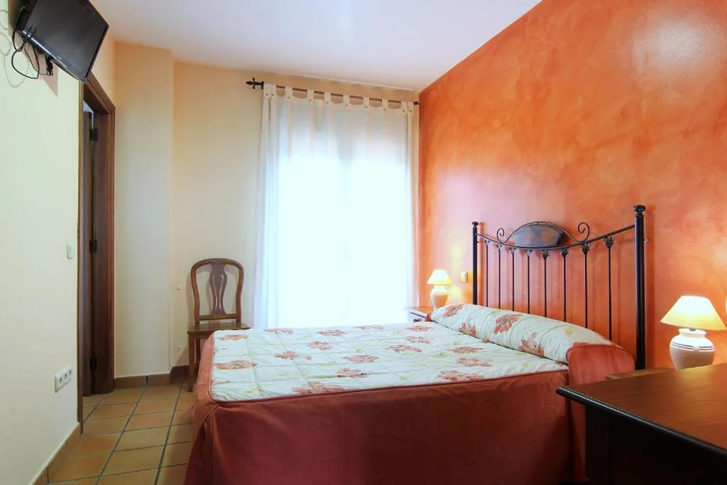 Quarto Duplo Económico com cama de 135 cm — Hotel Rural Hojaranzos