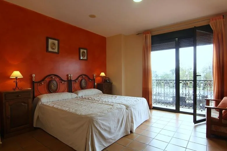 Quarto Triplo — Hotel Rural Hojaranzos