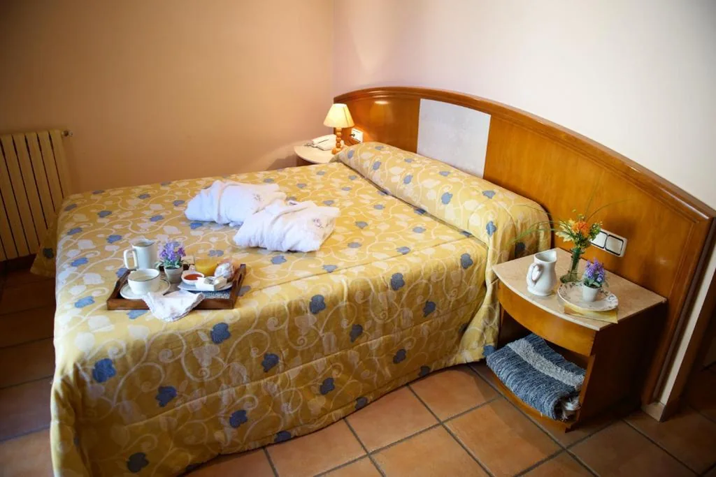 Habitación Doble con terraza — Hotel Rural Jaumet