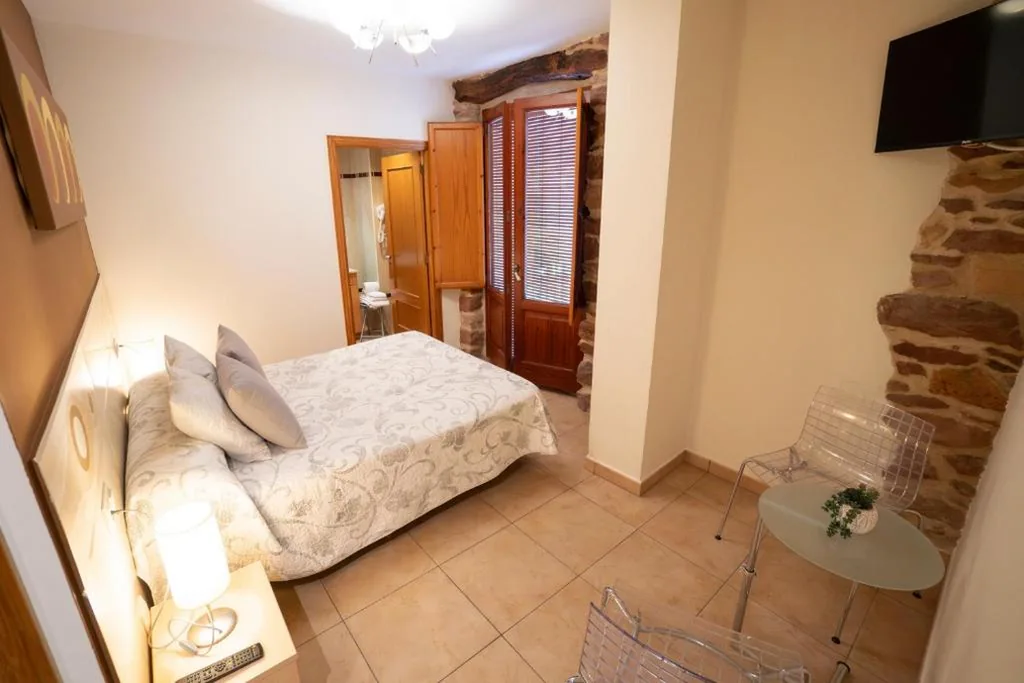 Camera doppia con balcone — Hotel Rural L'Antic Portal